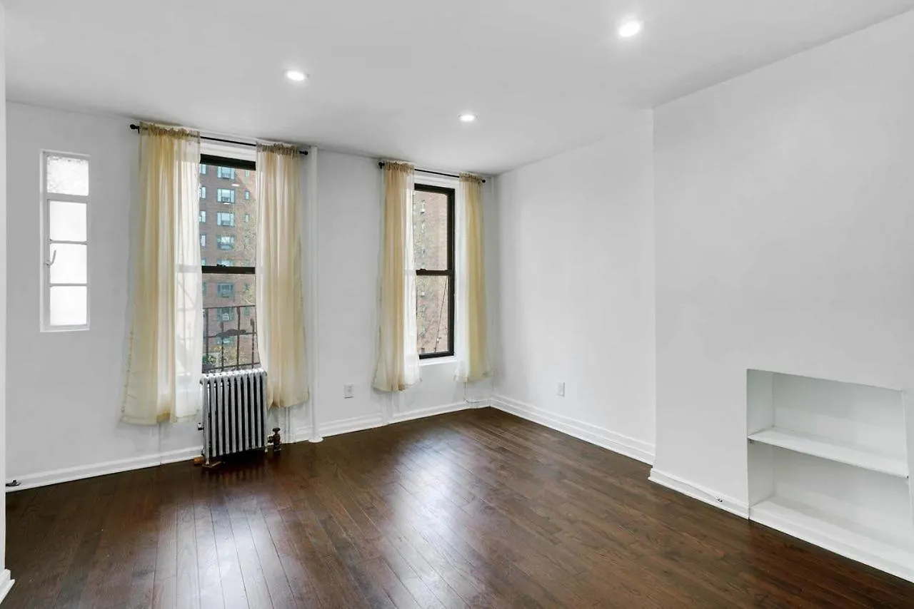 Apartment 407: East Village New York
